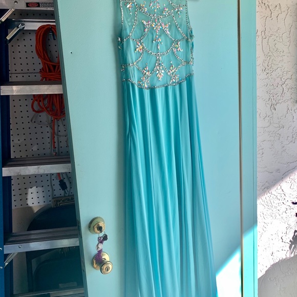 The most stunning light turquoise/baby blue gown. - Picture 2 of 12